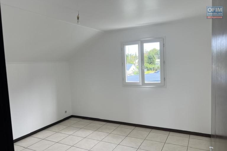 À louer appartement, T4, Centre Ville de Tevelave