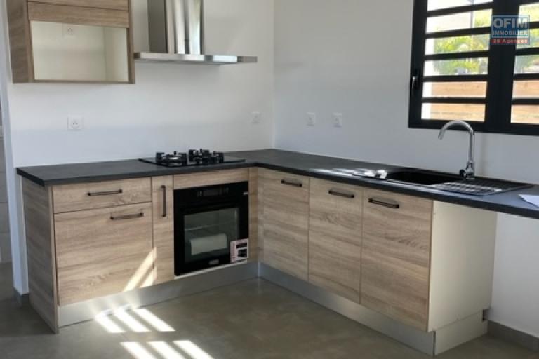 À LOUER VILLA F4 SUR LES HAUTEURS DE SAINT-PIERRE