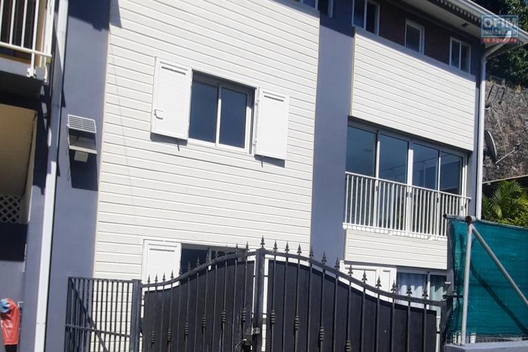 A vendre immeuble de 6 appartements sur Sainte Suzanne
