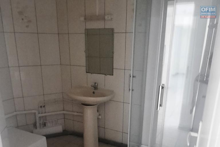 A vendre immeuble de 6 appartements sur Sainte Suzanne