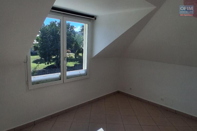 A LOUER Maison à étage de type F4 sur SAINT-GILLES LES HAUTS à 1133,17 euros !!
