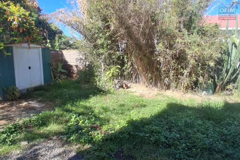 A LOUER Maison à étage de type F4 sur SAINT-GILLES LES HAUTS à 1133,17 euros !!