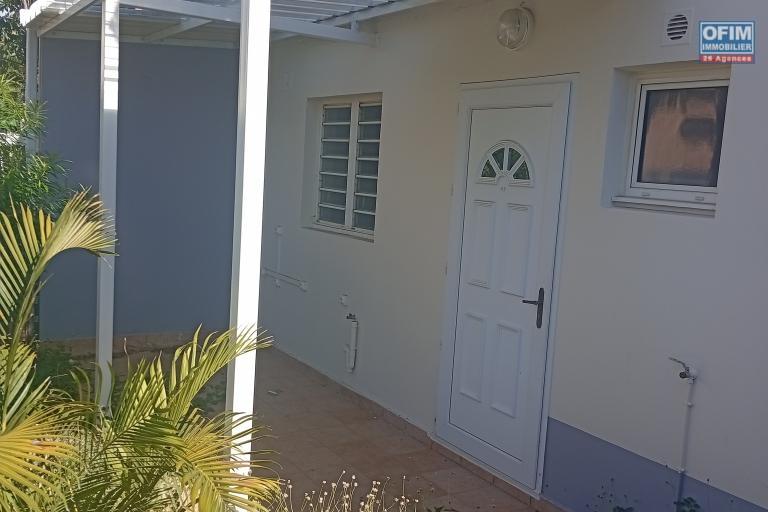 A LOUER APPARTEMENT T2 EN REZ DE JARDIN DE 60 M2 A LA SALINE LES BAINS