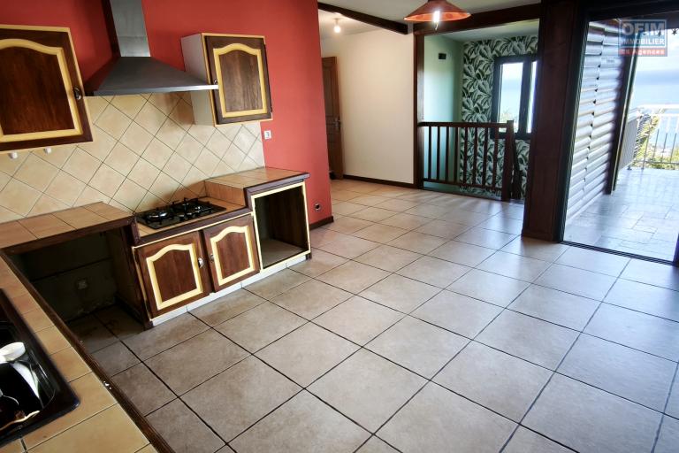 A vendre villa F4 de 140 m2 avec une magnifique vue sur la mer à Saint-Joseph