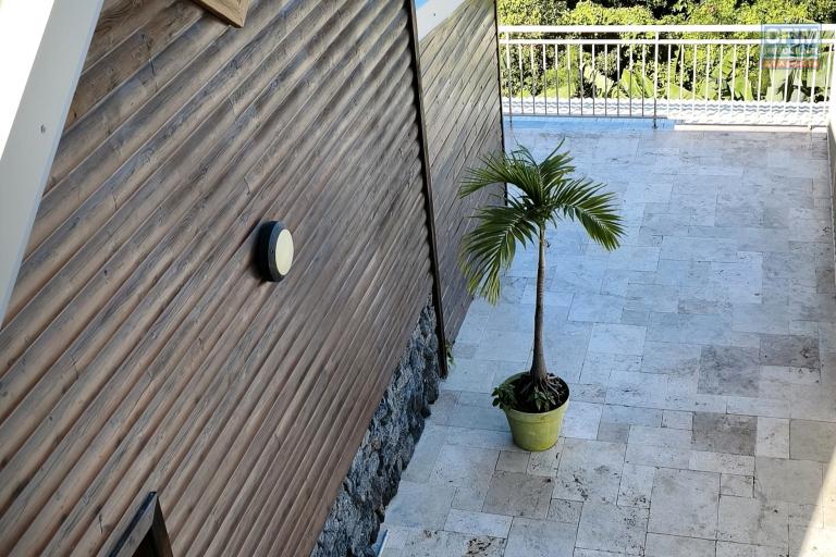 A vendre villa F4 de 140 m2 avec une magnifique vue sur la mer à Saint-Joseph - Façade Ouest