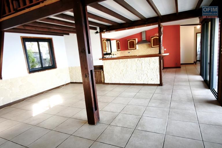 A vendre villa F4 de 140 m2 avec une magnifique vue sur la mer à Saint-Joseph - Séjour