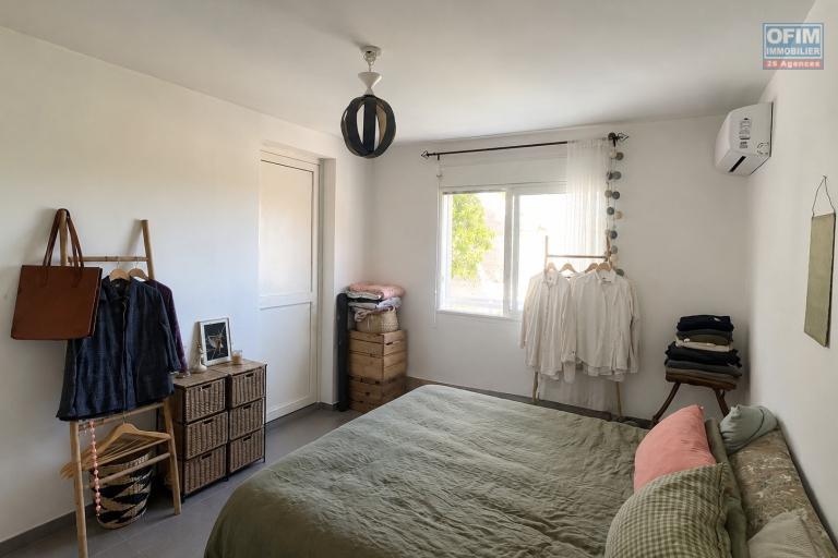 LA SALINE-LES-BAINS –T2 AVEC VARANGUE, JARDIN ET 2 PLACES PARKING – VENDU MEUBLÉ - Chambre