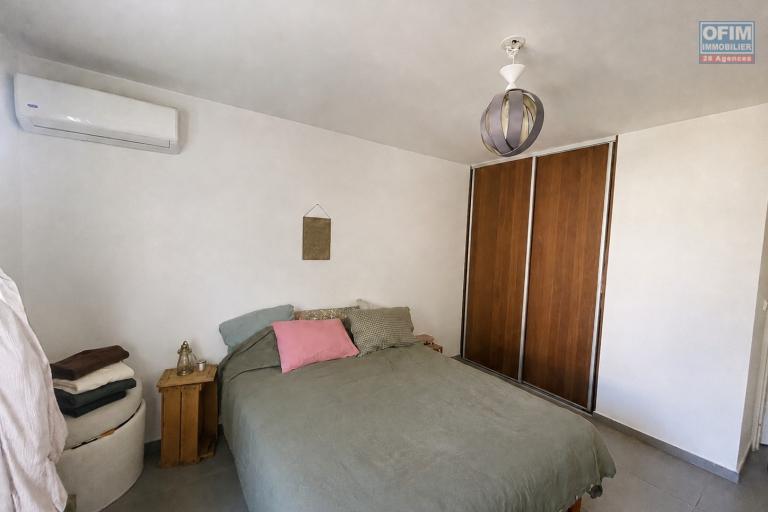 LA SALINE-LES-BAINS –T2 AVEC VARANGUE, JARDIN ET 2 PLACES PARKING – VENDU MEUBLÉ - Chambre