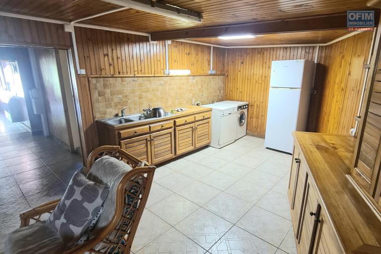 A louer charmante villa de 3 chambres, grand jardin, vue montagne
