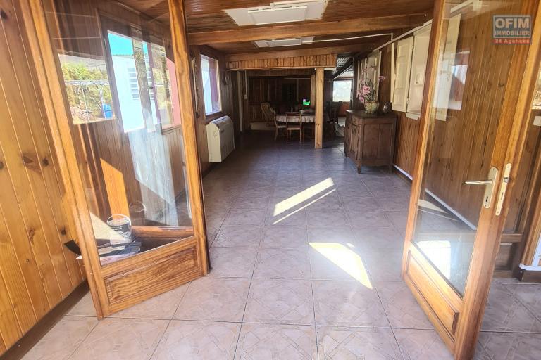 A louer charmante villa de 3 chambres, grand jardin, vue montagne
