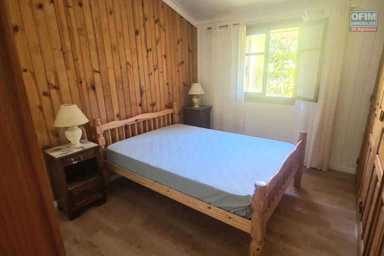a louer 1 charmante maison avec 2 chambres, jardin, endroit calme, jolie vue montagne