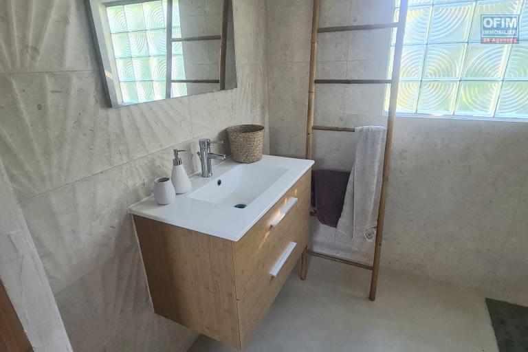 a louer 1 charmante maison avec 2 chambres, jardin, endroit calme, jolie vue montagne