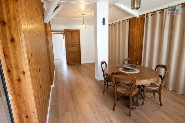 a louer 1 charmante maison avec 2 chambres, jardin, endroit calme, jolie vue montagne