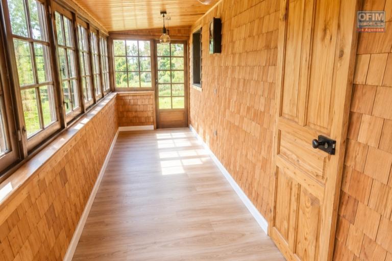 a louer 1 charmante maison avec 2 chambres, jardin, endroit calme, jolie vue montagne