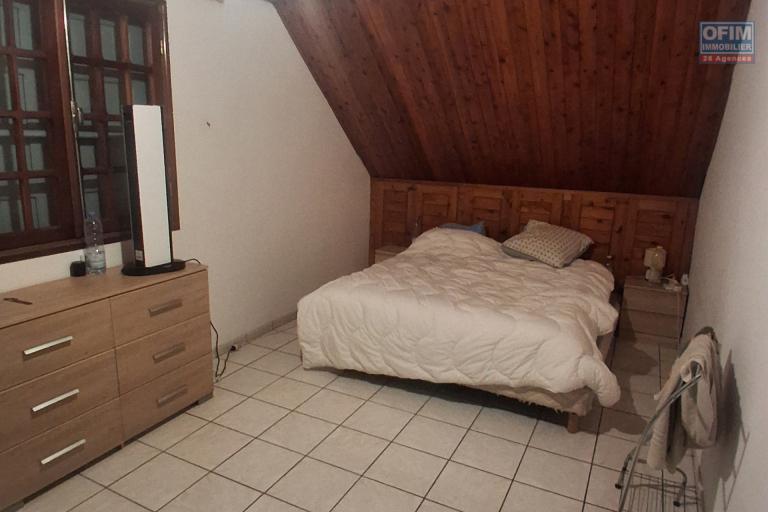 A LOUER Spacieuse maison &agrave; &eacute;tage de type F5 sur Bois de N&egrave;fles SAINT-PAUL