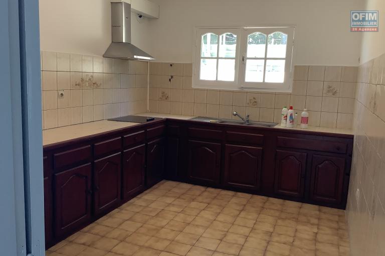 A louer maison f4 a,la riviere saint louis