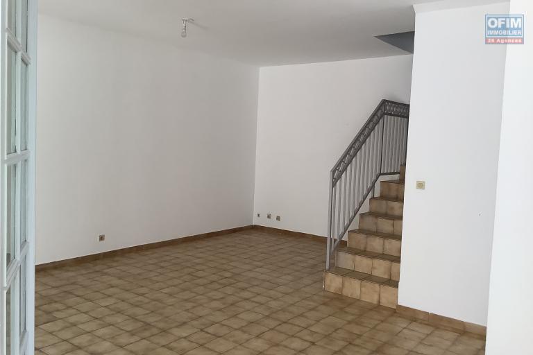 A louer maison f4 a,la riviere saint louis