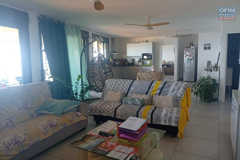 A VENDRE MAISON F3 DE PLAIN PIED DE 174 M2 DE SURFACE AVEC VUE MER A L'ETANG ST LEU