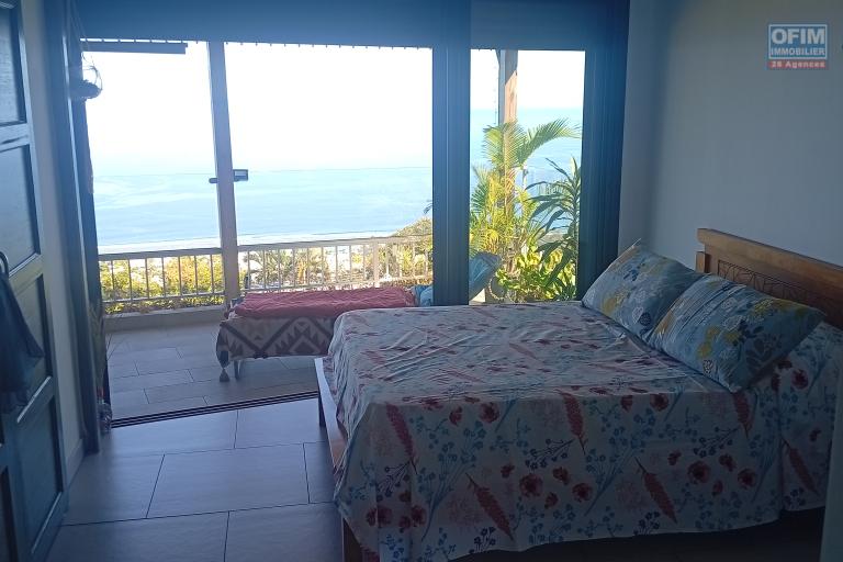 A VENDRE MAISON F3 DE PLAIN PIED DE 174 M2 DE SURFACE AVEC VUE MER A L'ETANG ST LEU