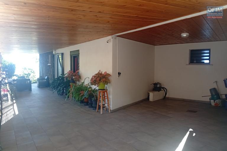 A VENDRE MAISON F3 DE PLAIN PIED DE 174 M2 DE SURFACE AVEC VUE MER A L'ETANG ST LEU
