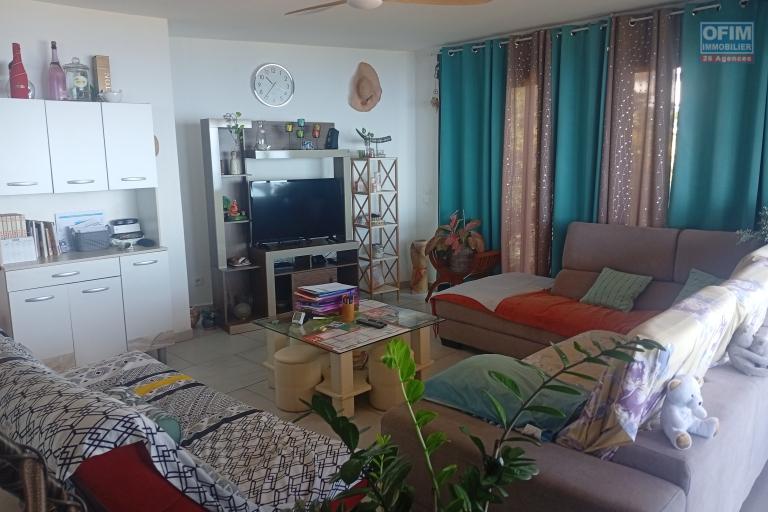A VENDRE MAISON F3 DE PLAIN PIED DE 174 M2 DE SURFACE AVEC VUE MER A L'ETANG ST LEU
