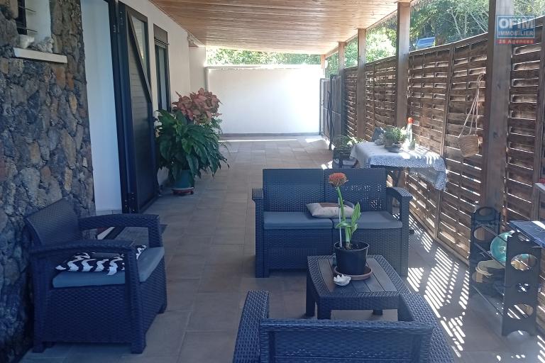 A VENDRE MAISON F3 DE PLAIN PIED DE 174 M2 DE SURFACE AVEC VUE MER A L'ETANG ST LEU