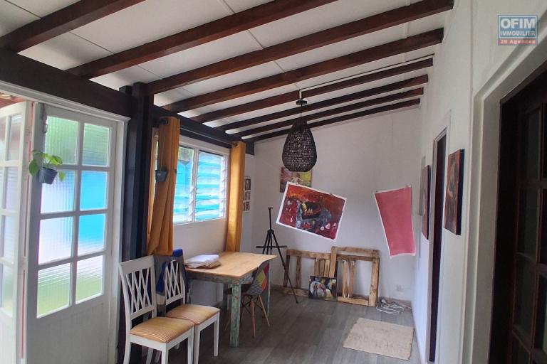 A LOUER maison à étage de type F4 sur Plateau Caillou à SAINT-PAUL