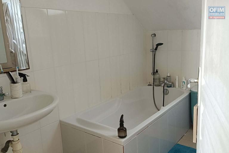 À VENDRE – Ensemble immobilier composé de 4 appartements T3 – Idéal investisseur - Salle de bain RDC