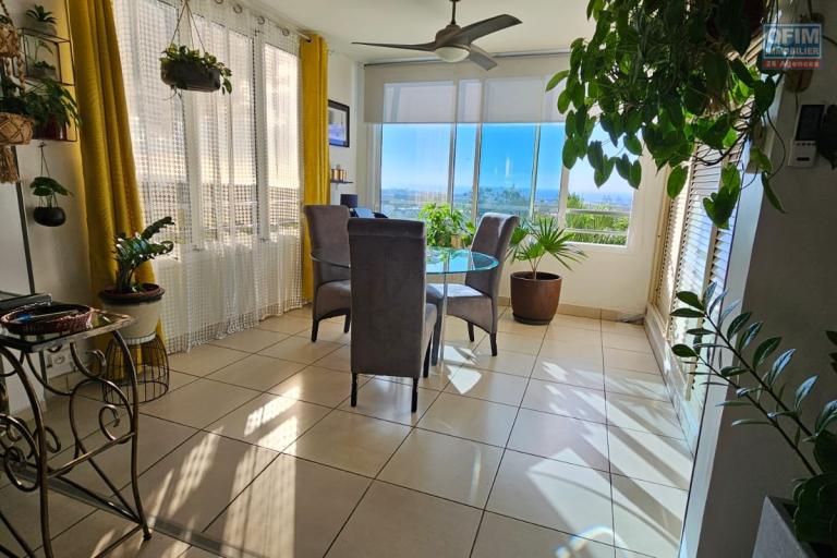 A vendre à LA POSSESSION (97419) un T4 d’environ 80 m² avec une vue panoramique