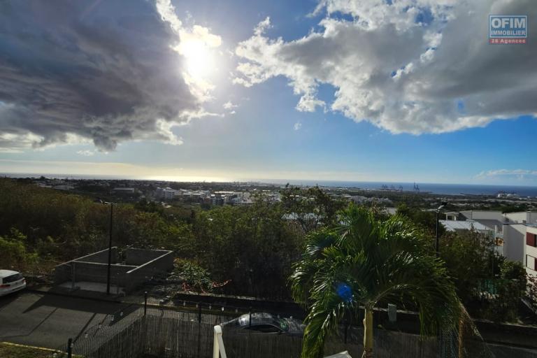 A vendre à LA POSSESSION (97419) un T4 d’environ 80 m² avec une vue panoramique
