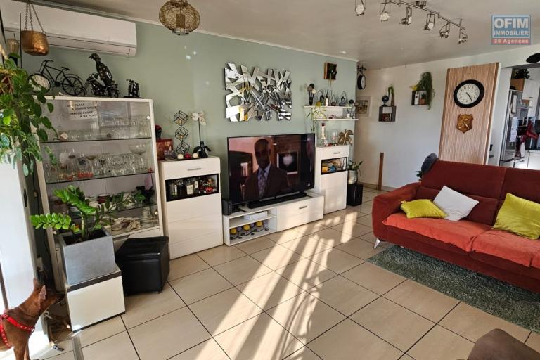 A vendre à LA POSSESSION (97419) un T4 d’environ 80 m² avec une vue panoramique