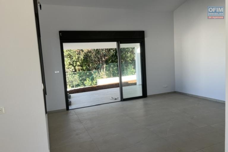 A louer villa F4 neuve dans une petite impasse calme de la Ravine Sèche AVIRONS