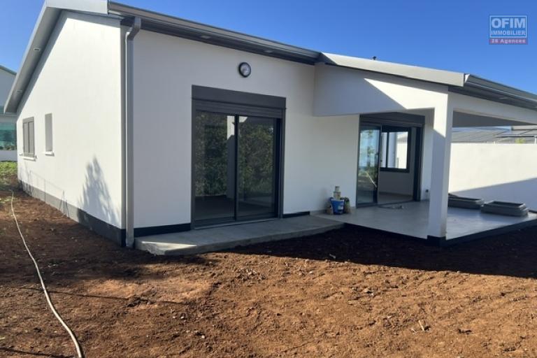 A louer villa F4 neuve dans une petite impasse calme de la Ravine Sèche AVIRONS