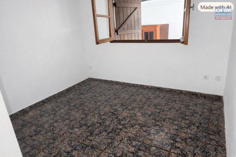 À Louer à Saint-André maison F4