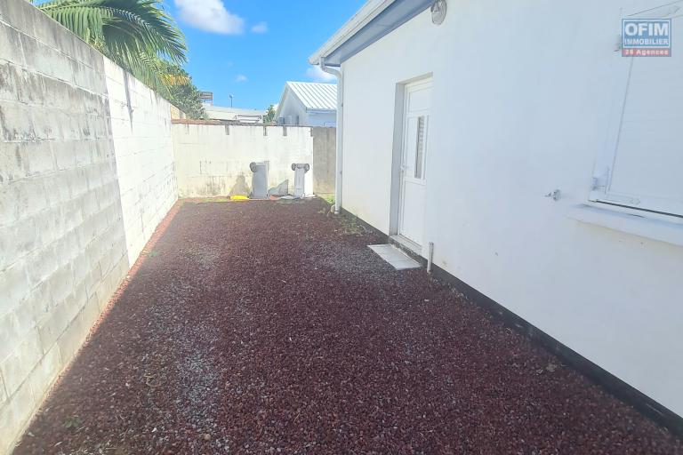 A Louer Villa 3 chambres avec un grand jardin à QUARTIER FRANÇAIS RUE DES SAPHIRS - SAINTE SUZANNE