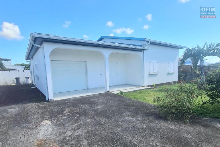 A Louer Villa 3 chambres avec un grand jardin à QUARTIER FRANÇAIS RUE DES SAPHIRS - SAINTE SUZANNE