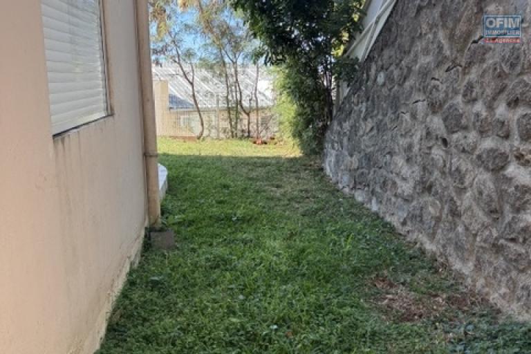 A vendre bel appartement de type F3 sur la r&eacute;sidence LES DUNES DE L'OCEAN dans quartier un r&eacute;sidentiel &agrave; Saint Denis BELLEPIERRE