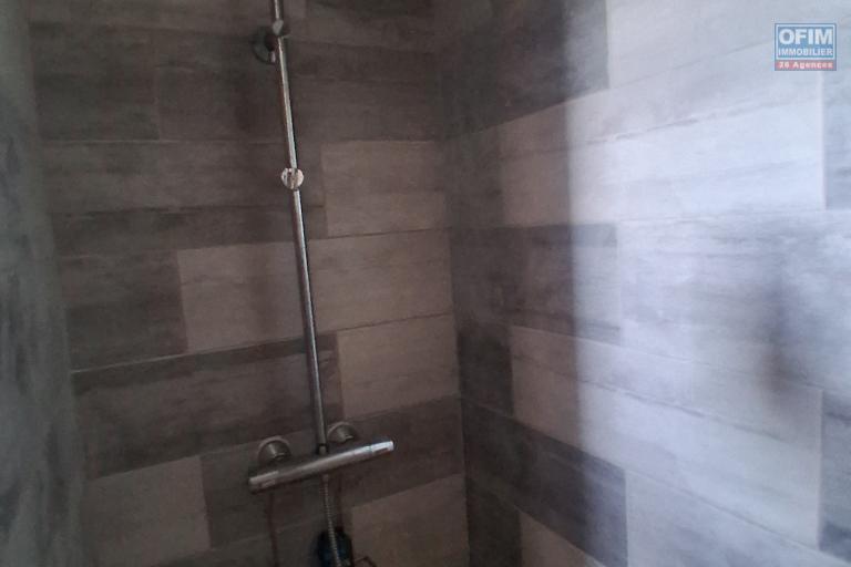 A LOUER appartement F2 à SAINT-GILLES HAUTS