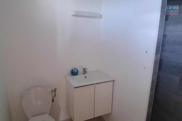 A LOUER appartement F2 à SAINT-GILLES HAUTS