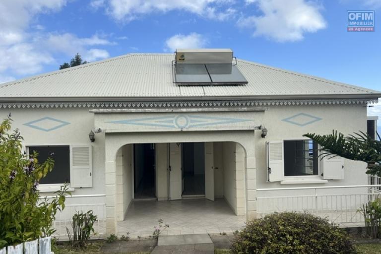 A louer villa F5 avec petite vue et proche du lyc&eacute;e des AVIRONS