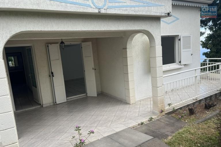 A louer villa F5 avec petite vue et proche du lyc&eacute;e des AVIRONS