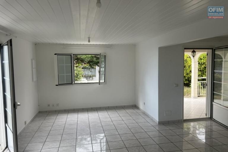 A louer villa F5 avec petite vue et proche du lyc&eacute;e des AVIRONS