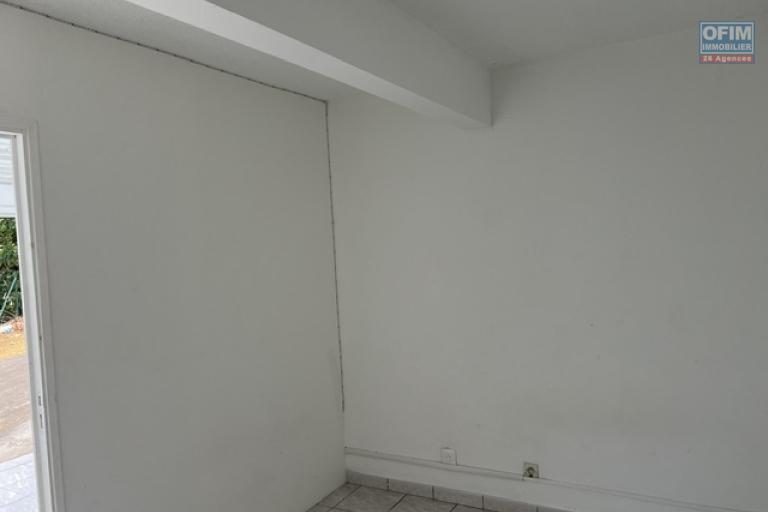 A louer villa F5 avec petite vue et proche du lyc&eacute;e des AVIRONS