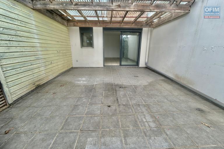 À louer – Appartement T2 de 49 m² en rez-de-jardin – Sainte-Clotilde, La Bretagne