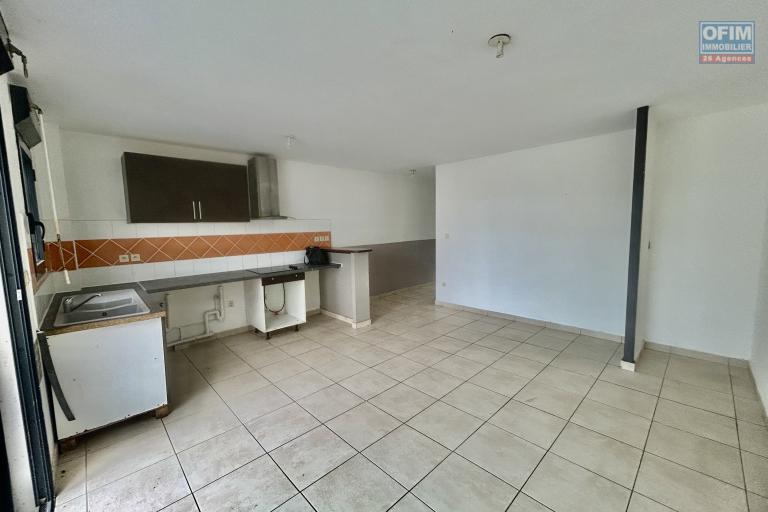 À louer – Appartement T2 de 49 m² en rez-de-jardin – Sainte-Clotilde, La Bretagne