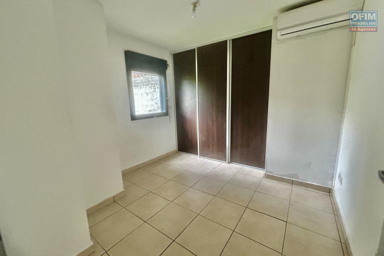 À louer – Appartement T2 de 49 m² en rez-de-jardin – Sainte-Clotilde, La Bretagne