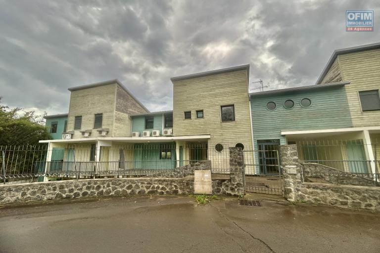 À louer – Appartement T2 de 49 m² en rez-de-jardin – Sainte-Clotilde, La Bretagne