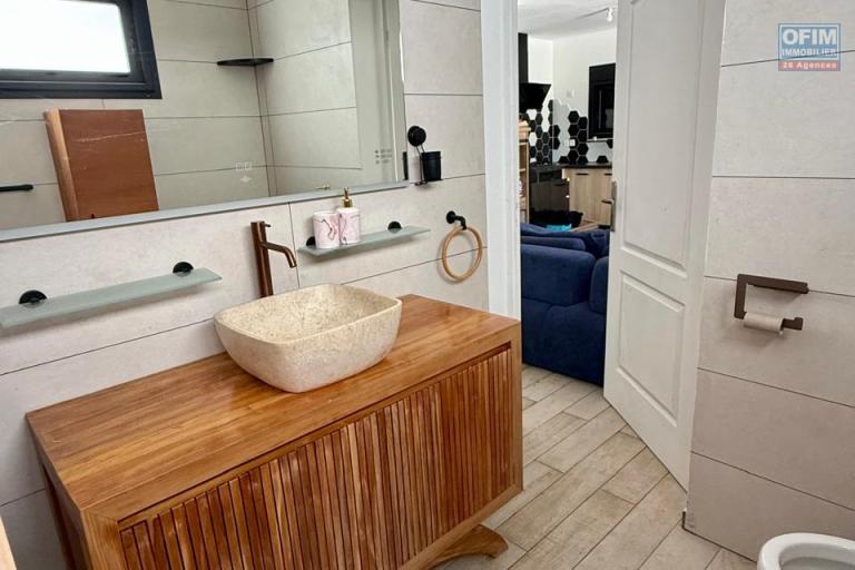 Villa F4 duplex au Tampon ligne des 400
