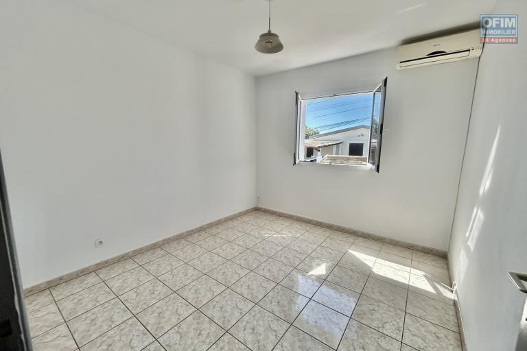 &Agrave; louer &ndash; Bas de maison - F3 de 65,28 m&sup2; avec jardin - Sainte-Marie