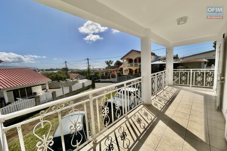 &Agrave; louer &ndash; Bas de maison - F3 de 65,28 m&sup2; avec jardin - Sainte-Marie